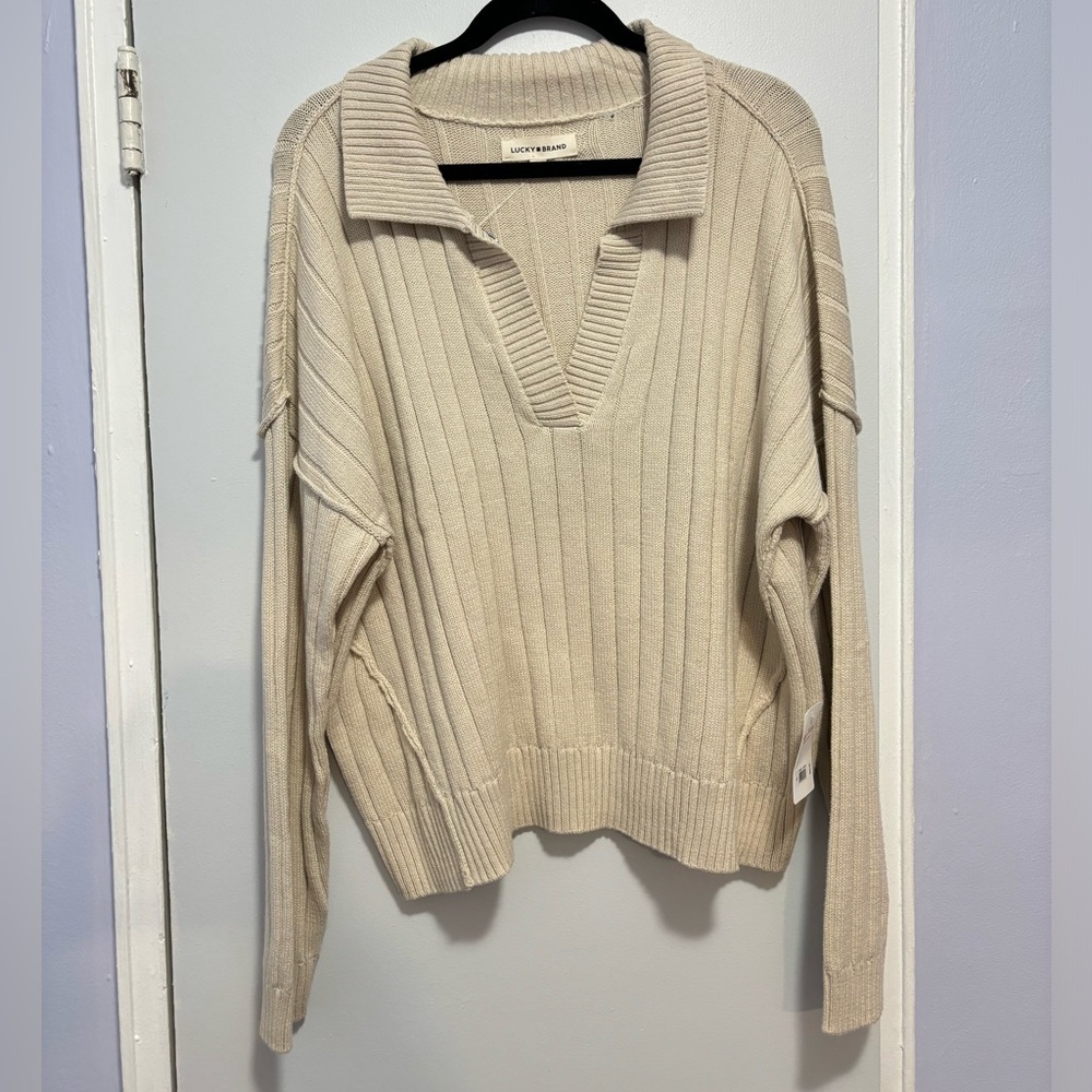 Lucky Brand soft sweater with Collar and deep v